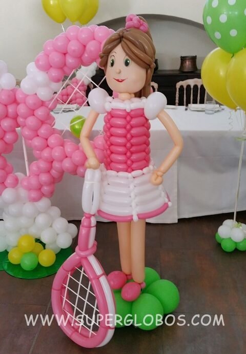 Figura hecha con distorsión y tejido de globos